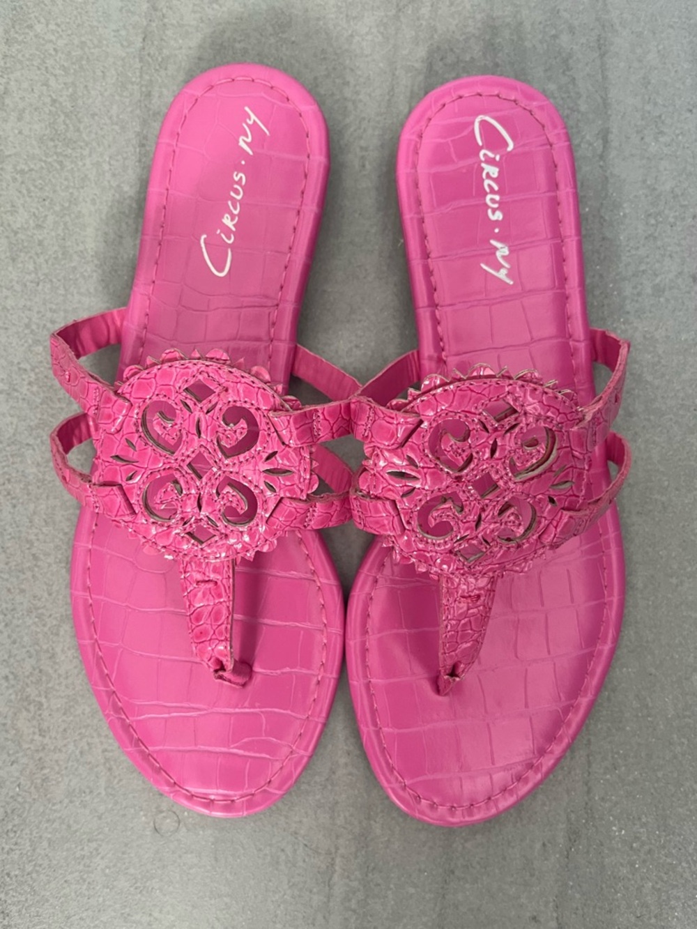 Circus by Sam Edelman Pink Embossed Thong Sandals – Size 7 - NWOT